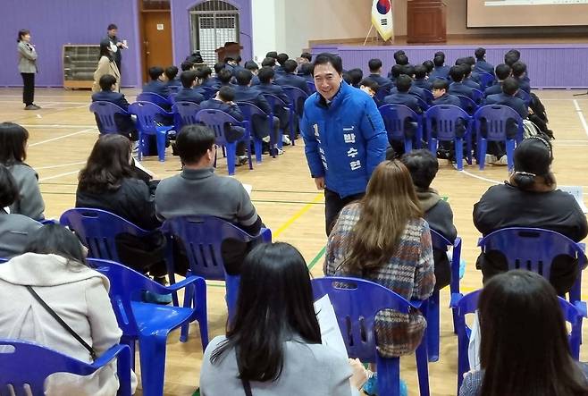 지지 부탁하는 박수현 전 청와대 비서관 [양영석 기자]