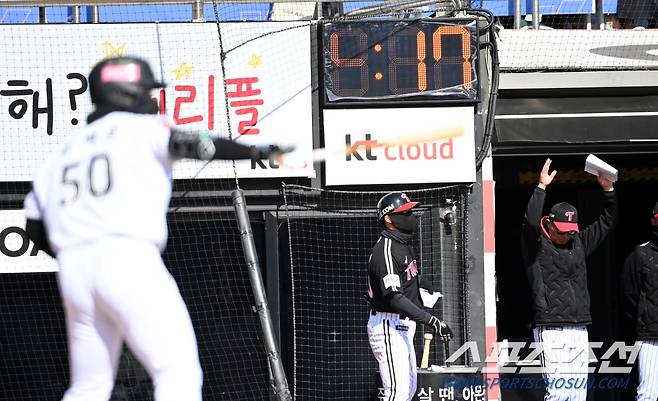 9일 수원KT위즈파크에서 열린 KBO 리그 LG와 KT의 시범경기, 경기장에 설치된 피치클락의 모습. 수원=허상욱 기자wook@sportschosun.com/2024.03.09/