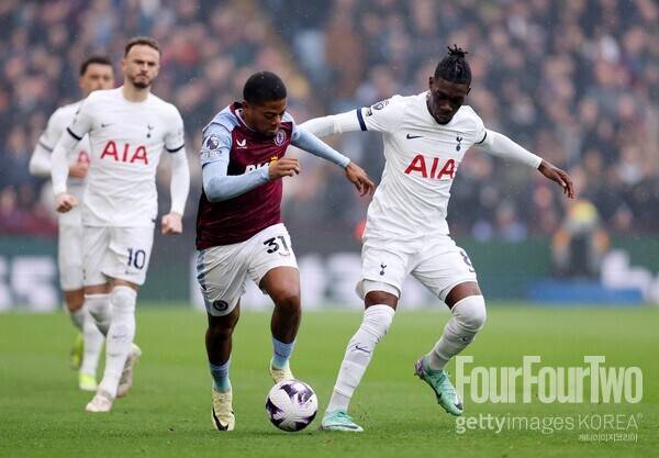 사진=게티이미지.&nbsp;토트넘 훗스퍼는 10일 오후 10시(한국시간) 영국 버밍엄에 위치한 빌라 파크에서 열린 2023-24시즌 프리미어리그(PL) 28라운드에서 아스톤 빌라에 4-0 승리를 거뒀다. 승점 3점을 추가한 토트넘은 리그 5위(승점53)를 유지했다. 4위 아스톤 빌라(승점55)보다 한 경기 덜 치른 가운데 승점 2점 차로 격차를 좁혔다.&nbsp;