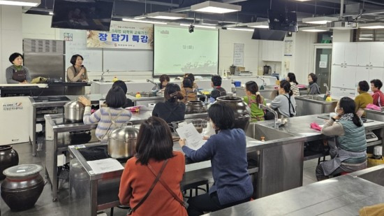 계명문화대 슬로우푸드조리과 장담기 특강 진행모습.[계명문화대 제공]