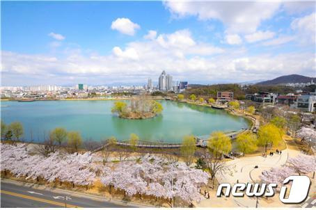 대구 수성못 전경 (대구 수성문화재단 제공)