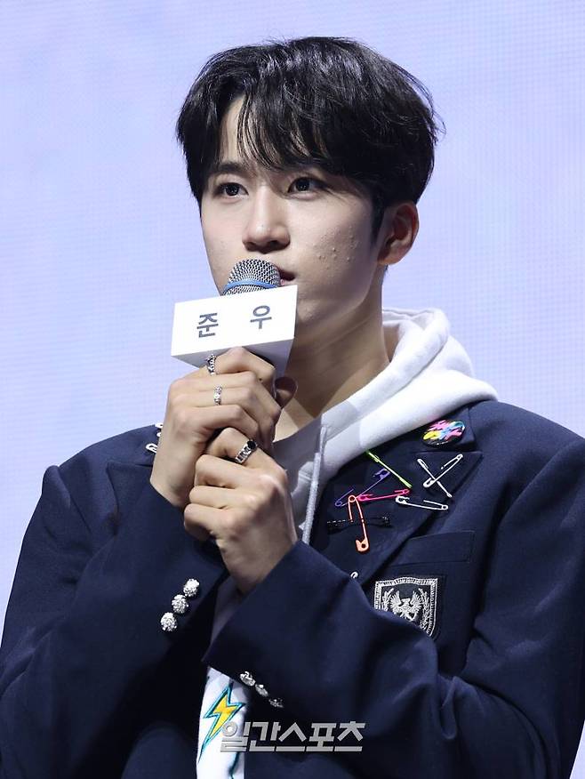 그룹 루네이트 준우가 13일 오후 서울 광진구 예스24라이브홀에서 열린 미니 2집 'BUFF' 발매 기념 쇼케이스에 참석해 인사말을 하고 있다. 타이틀 곡 '슈퍼 파워(SUPER POWER)'는 루네이트의 에너제틱한 바이브가 매력적인 팝이다. 서병수 기자 qudtn@edaily.co.kr /2023.03.13/