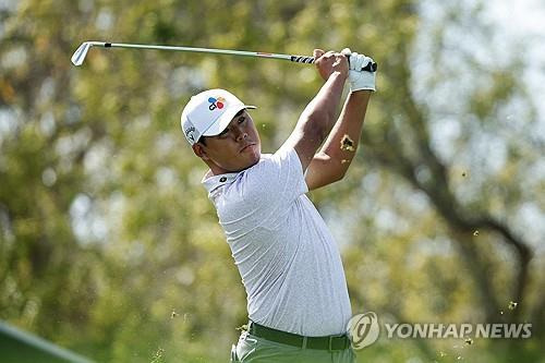 김시우의 아이언 샷. [AFP/게티이미지=연합뉴스]