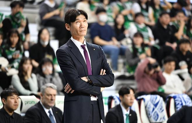 DB  정규리그 우승을 이끈 김주성 감독. 사진 | KBL