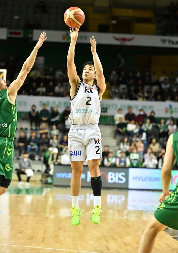 허훈은 패리스 배스와 함께 수원 kt를 이끌었다. 사진=KBL 제공