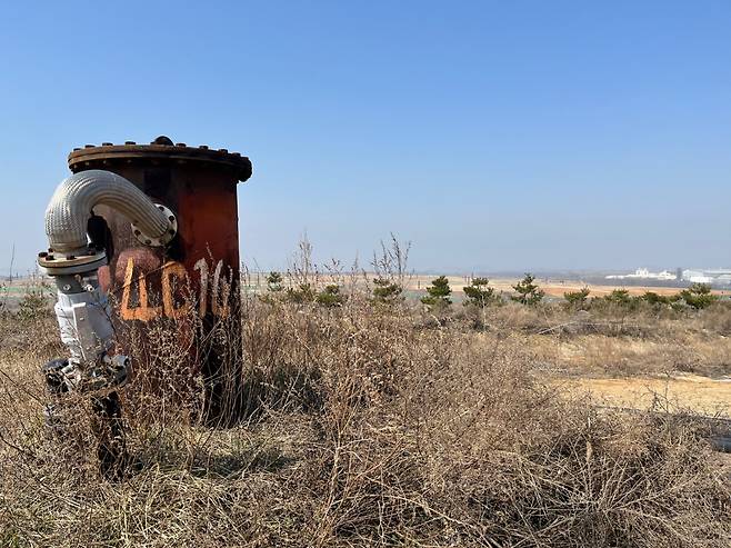 인천 수도권매립지의 제2매립장에 놓인 매립 가스 포집관. 쓰레기에서 나오는 메탄 등 가스를 가둔다. 제2매립장에만 699개의 포집관이 설치돼 있다. 주소현 기자
