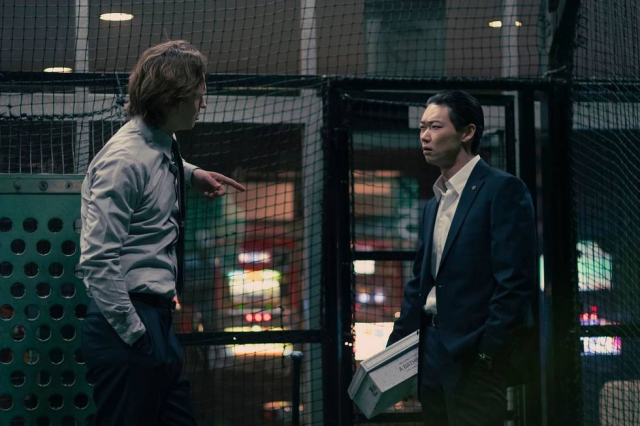 ‘도쿄 바이스’ 시즌 2는 제이크와 친분을 쌓은 야쿠자 조직원 사토(카사마츠 쇼)를 통해 야쿠자 조직 내부의 이야기가 드러난다. 사진제공=MAX