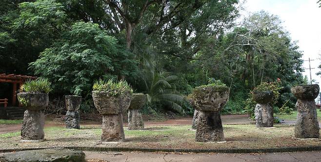 ‘밸리 오브 더 라테’에서 볼 수 있는 돌 ‘할리기’와 ‘타사’. 박미향 기자