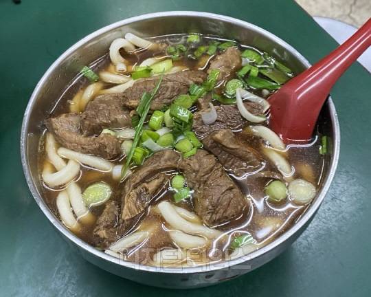 대만 타이베이시에 위치한 '유산동 우육면'의 우육면. 정래연 기자