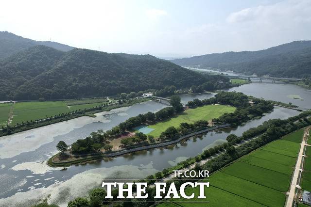 영산강과 황룡강이 만나는 Y벨트에 수변도시를 조성하는 Y벨트 프로젝트가 추진 중인 황룡강 수변공간 전경./더팩트DB