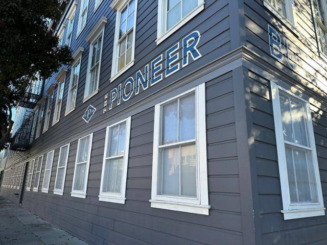 오픈AI의 첫 사무실이 입주했던 미국 샌프란시스코의 '개척자 빌딩'. 현재는 일부 조직만 이 사무실을 쓰고, 대부분 인력이 이곳에서 500m 정도 떨어진 신사옥에서 근무하고 있다. 샌프란시스코=공동취재단