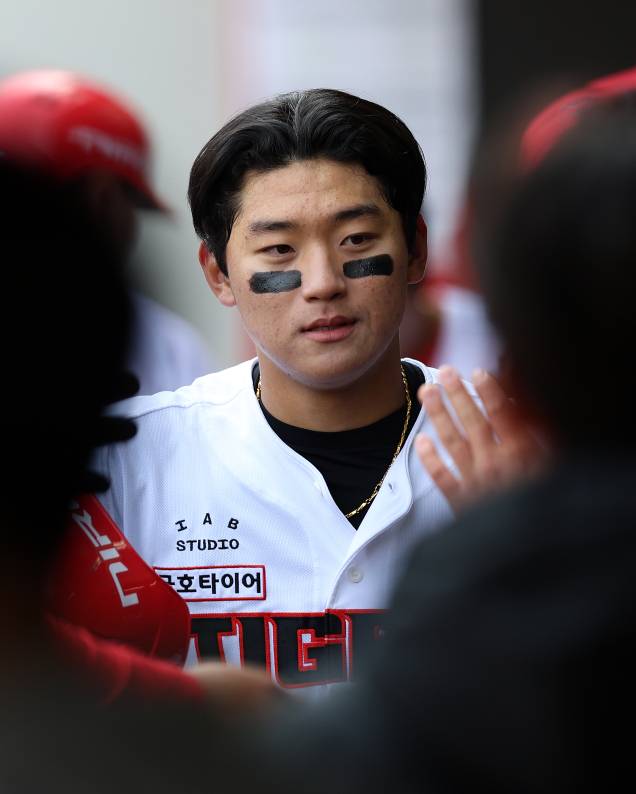 KIA 대표 내야수인 김도영. 김도영은 지난해 11월 손가락을 다친 뒤 겨우내 재활 치료에 전념, 그라운드에 복귀했다. KIA 제공