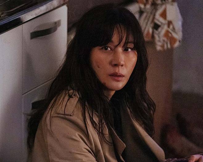 A scene from "Nothing Uncovered," starring Kim Ha-neul (KBS)