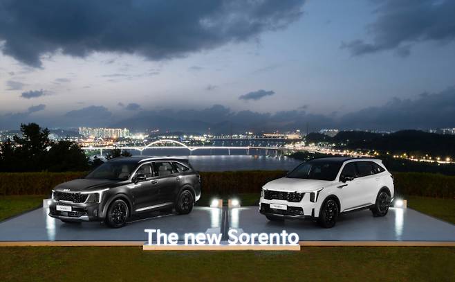 기아가 17일 서울 광진구 워커힐호텔앤리조트에서 '더 뉴 쏘렌토 포토 미디어 데이'를 열고 중형 SUV 쏘렌토의 4세대 상품성 개선 모델을 최초 공개했다.2023.8.17 /사진제공=현대차그룹