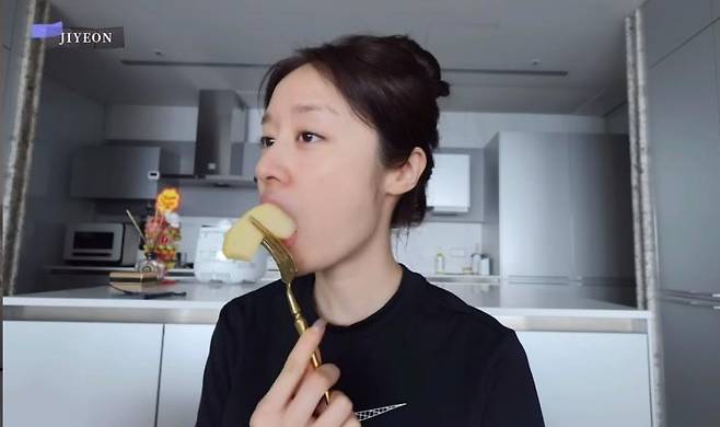 유튜브 〈지연 JIYEON〉