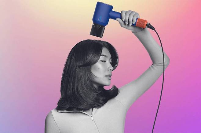 드라이어와의 거리를 자동으로 인식해 두피 온도를 55도로 유지하는 게 핵심이다 / 출처=다이슨