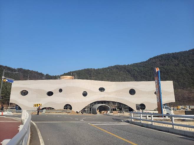경북 동해안 지질공원센터 현장. 울진군 제공