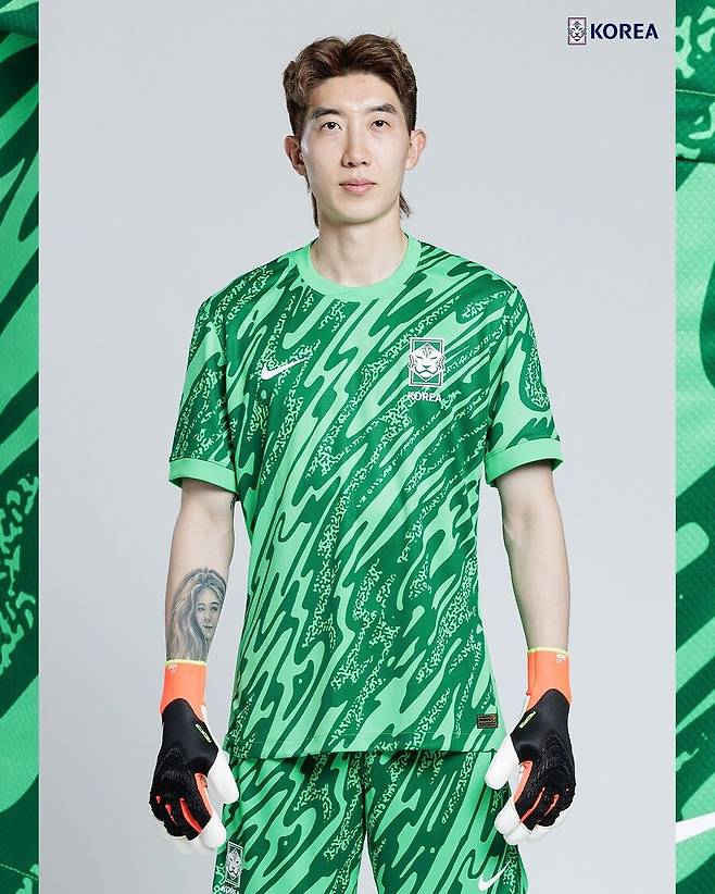 ▲ 19일 나이키는 한국의 전통 예술과 장인정신에서 착안한 디자인을 통해 새로운 세대에게 축구에 대한 빛나는 영감을 불어넣을 예정인 새로운 축구대표팀의 홈, 원정 유니폼을 발표했다. 대한축구협회도 선수들이 착용한 사진을 공개했다. ⓒ 대한축구협회