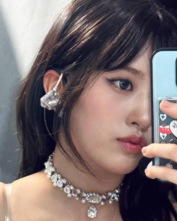 사진=안유진 인스타그램