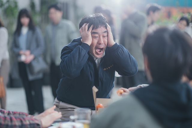 배우 류승룡이 출연한 넷플릭스 오리지널 시리즈 '닭강정'이 지난 15일 공개됐다. /넷플릭스