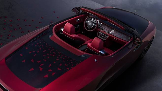 라 로즈 누아르 드롭테일 (2023)  사진=롤스로이스