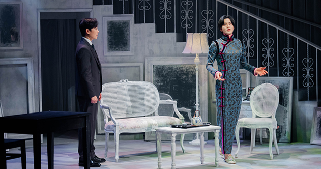 두산아트센터에서 공연 중인 연극 ‘엠. 버터플라이’의 한 장면. 연극열전