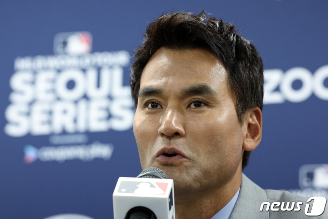 미국프로야구(MLB) 공식 개막 서울시리즈 1차전 시구를 맡은 박찬호가 20일 오후 서울 고척스카이돔에서 기자회견을 하고 있다. /사진=뉴스1