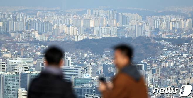 서울 남산에서 바라본 아파트단지 모습. 2024.1.30/뉴스1 ⓒ News1 김명섭 기자