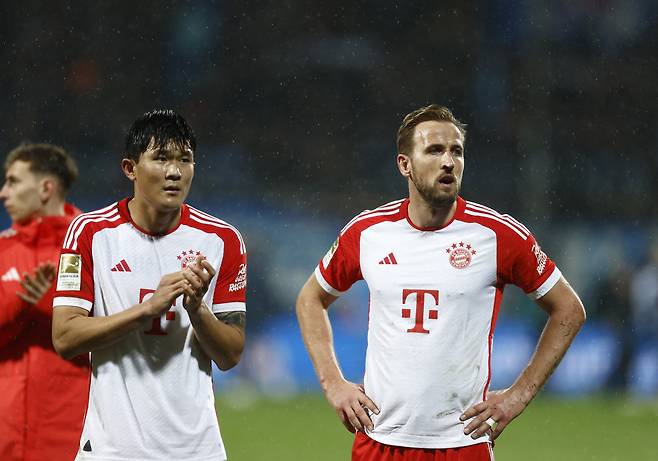 최근 바이에른 뮌헨에서 에릭 다이어에 밀려 벤치에 자리하는 시간이 길어지고 있는 김민재에 대한 관심이 쏟아지고 있다. 김민재의 실력과 기량에 큰 관심을 가진 유럽 빅클럽들이 그의 영입 가능성을 검토 중이다. 맨체스터 유나이티드가 먼저 이름을 올린 가운데, 이탈리아에서는 인터밀란이 관심을 보인다는 소식이 전해지며 한 시즌 만에 세리에A 복귀 가능성까지 등장했다. 로이터연합뉴스