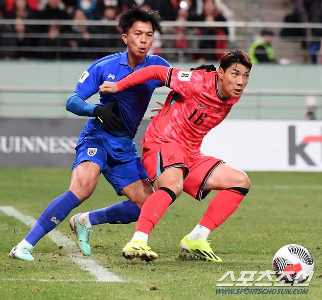 2026 FIFA 북중미 월드컵 아시아 2차 예선 대한민국과 태국의 경기가 열린 21일 서울월드컵경기장. 주민규가 돌파를 시도하고 있다. 상암=박재만 기자 pjm@sportschosun.com/2024.03.21/