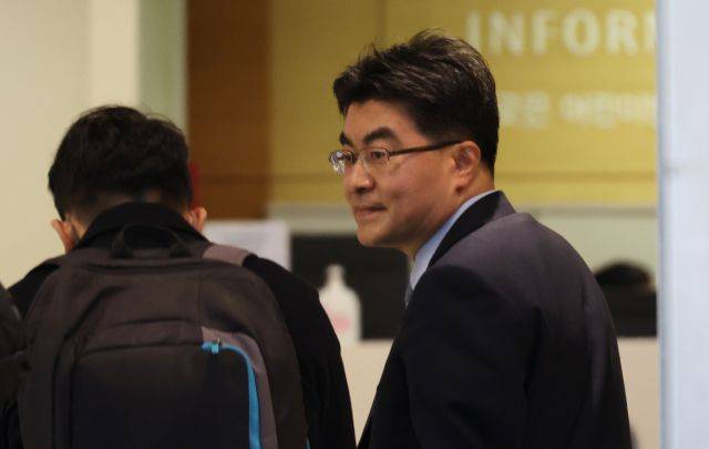 방재승 전국 의대 교수 비상대책위원장이 지난 18일 서울대학교병원 어린이병원에서 열린 비상대책위원회 회의에 참석하고 있다. 연합뉴스