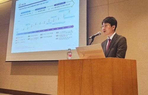 황승종 삼현 상무가 지난 5일 서울 여의도에서 열린 기자간담회를 통해 코스닥시장 상장에 따른 비전을 밝히고 있다. 사진=IR큐더스