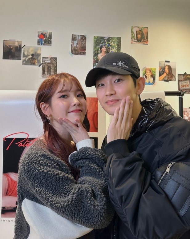 사진=아이유(왼쪽), 김수현/김수현 소셜미디어 캡처