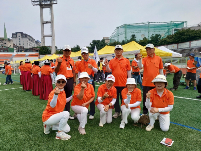 지난해 9월 열린 ‘제23회 서울시 시니어 올림픽’에 참여한 구로구파크골프협회원들. 이성자씨 제공