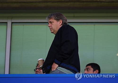 영국 언론 더 선이 21일(한국시간) 이적시장에 막대한 돈을 쏟아 부은 첼시가 에버턴, 노팅엄 포레스트보다 더 심각한 승점 삭감 징계를 받을 수 있다고 전했다.&nbsp;에버턴은 6점, 노팅엄은 4점을 받았는데 이보다 더한 징계도 가능하다는 뜻이다. 연합뉴스