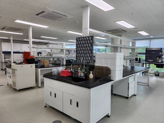 25일 오후 2시 12분 기준 신라젠은 전 거래일(5770원) 대비 12.65%(730원) 하락한 5040원에 거래되고 있다. /신라젠