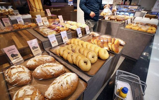 서울 시내 한 대형마트 내 빵집에 진열된 상품들.ⓒ뉴시스