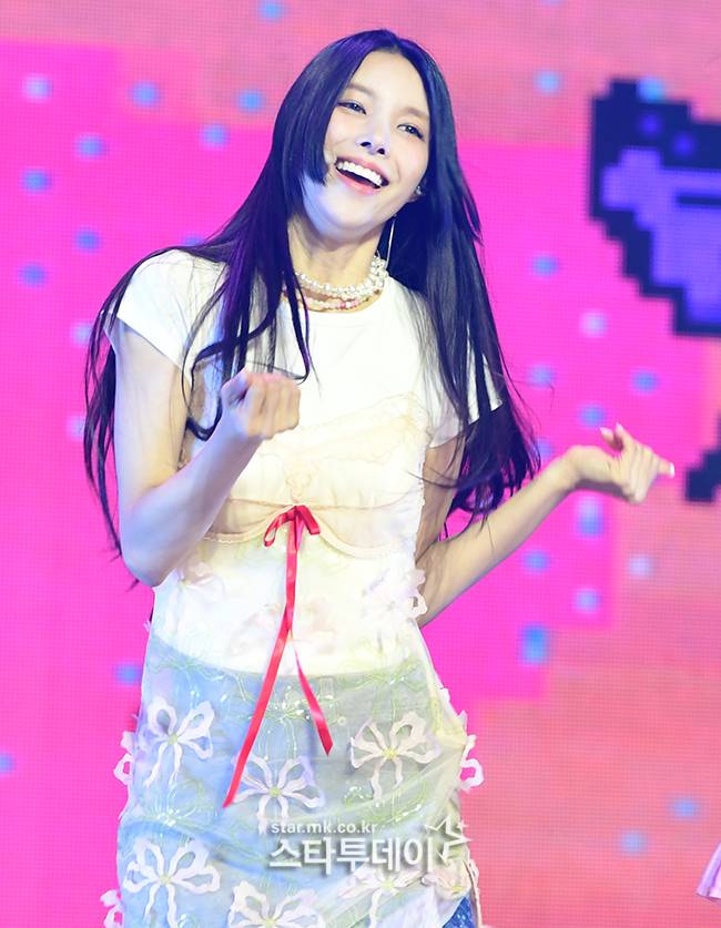 그룹 아일릿 윤아. <강영국 기자>