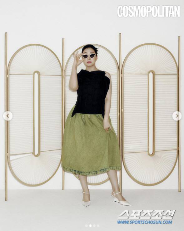 사진 출처=코스모폴리탄 공식 계정