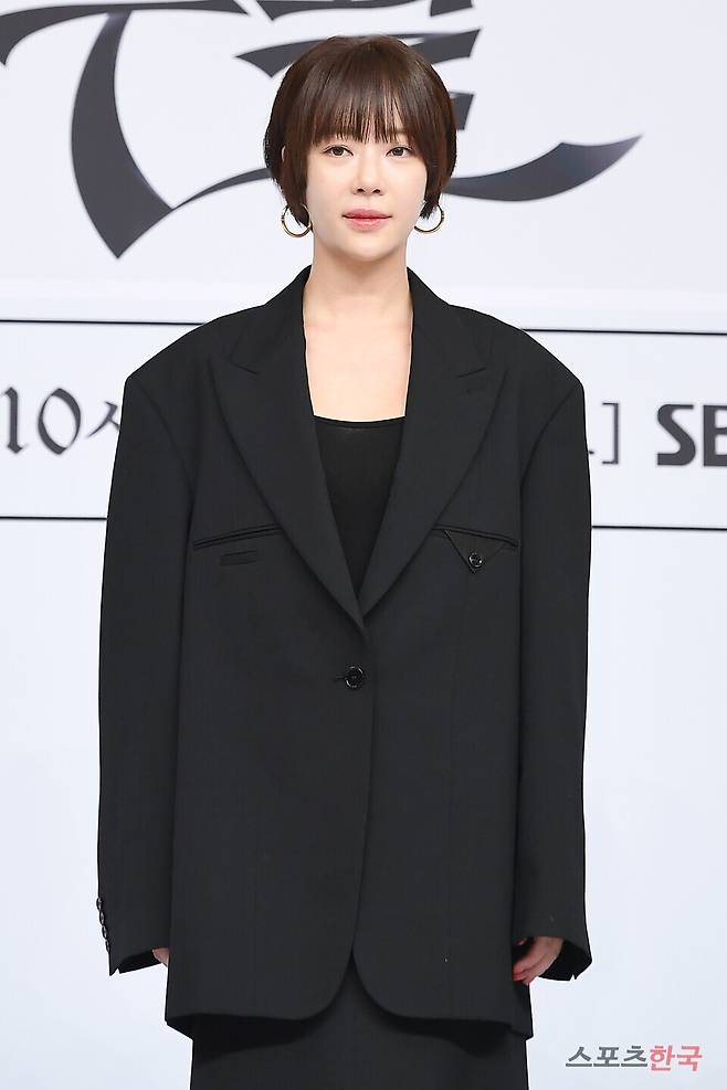 SBS 새 금토드라마 '7인의 부활' 제작발표회에 참석한 배우 황정음. ⓒ이혜영 기자 lhy@hankooki.com