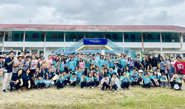 지난해 8월 필리핀 마닐라 몬딸반 지역에 개교한 드리미학교. 유치원을 비롯해 초중고등학생 200명이 재학 중이며 드리미 교사 한 가정과 졸업생 6명이 함께 사역 중이다.