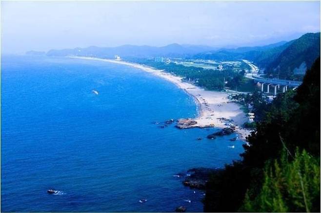 방파제 공사가 진행되기 전 맹방해변. 삼척핵발전소 반대투쟁위원회 제공