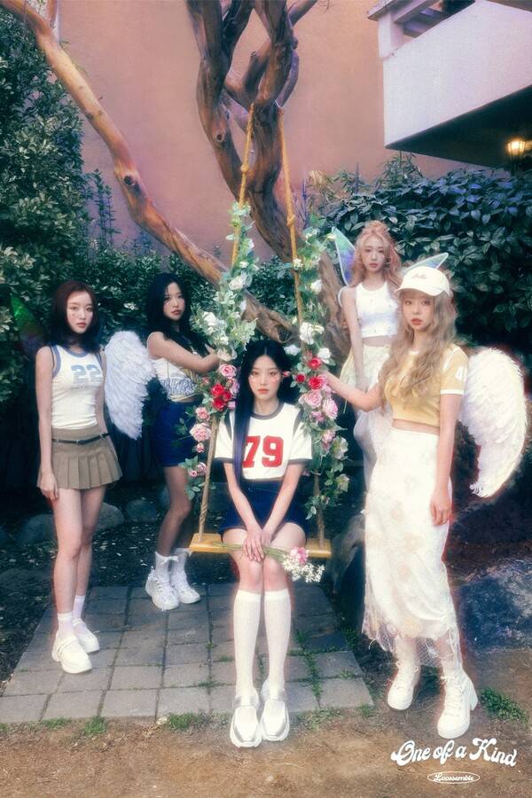 ▲ 루셈블 새 앨범 '원 오브 어 카인드' 데이 버전 콘셉트 사진. 제공|씨티디이엔엠