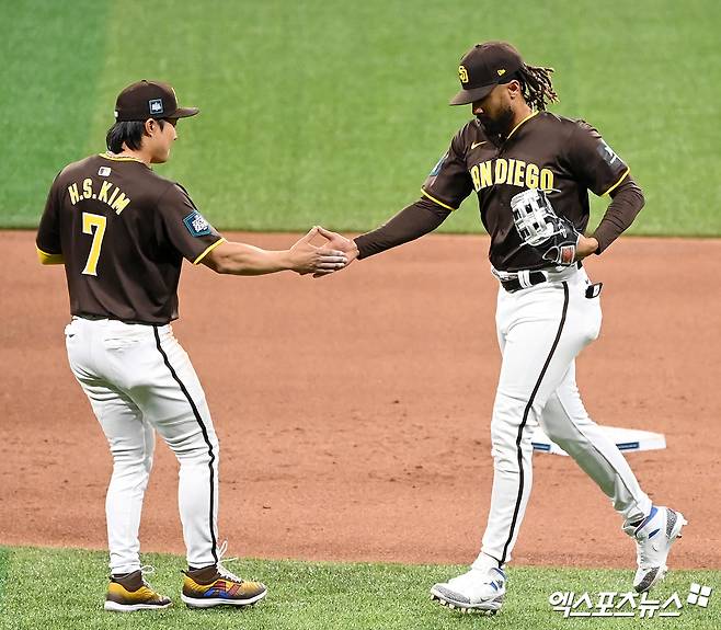 2022 시즌 페넌트레이스에서 89승 73패, 승률 0.549로 내셔널리그 서부지구 2위에 올랐다. 와일드카드로 포스트시즌에 올라 와일드카드 시리즈에서 정규시즌 101승을 거둔 뉴욕 메츠를 2승 1패로 꺾고 디비전 시리즈에 진출했다.  샌디에이고는 2022 내셔널리그 디비전 시리즈에서 스타 군단 LA 다저스를 꺾는 기염을 토했다. 페넌트레이스에서 5승 14패로 열세였지만 3승 1패로 격파하는 이변을 연출했다. 1998년 이후 24년 만에 내셔널리그 챔피언십 시리즈 진출에 성공했다.  샌디에이고는 비록 2022 내셔널리그 챔피언십 시리즈에서 필라델피아 필리스에 1승 4패로 무너지면서 월드시리즈 진출은 좌절됐지만 팀 전체가 큰 자신감을 얻었다. 의욕적으로 2023 시즌을 준비했다.  그러나 샌디에이고의 2023 시즌은 실망스러웠다. 내셔널리그 서부지구 3위에 그치면서 포스트시즌 초대장을 받지 못했다. 2024 시즌을 앞두고도 LA 다저스, 샌프란시스코 자이언츠에 비해 눈에 띄는 전력 보강이 없었다.   샌디에이고는 2024 시즌 메이저리그 페넌트레이스 예측에서도 높은 평가를 받지 못하고 있다. 마이크 쉴트 감독의 지휘 아래 포스트시즌 진출이 1차 목표지만 가능성은 높지 않다.