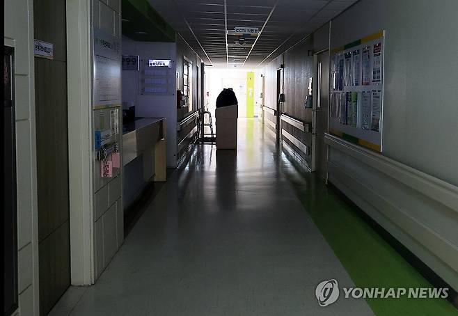 입원환자 급감, 폐쇄된 병동 (광주=연합뉴스) 조남수 기자