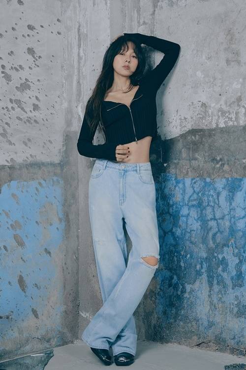 이효리가 화보를 통해 독보적인 매력을 뽐냈다. 사진=게스