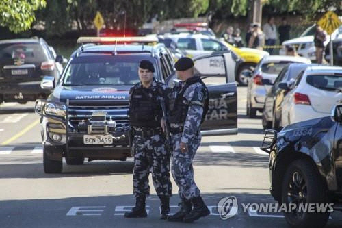 근무 중인 브라질 경찰.(기사내용과 직접 관련 없음) 연합뉴스