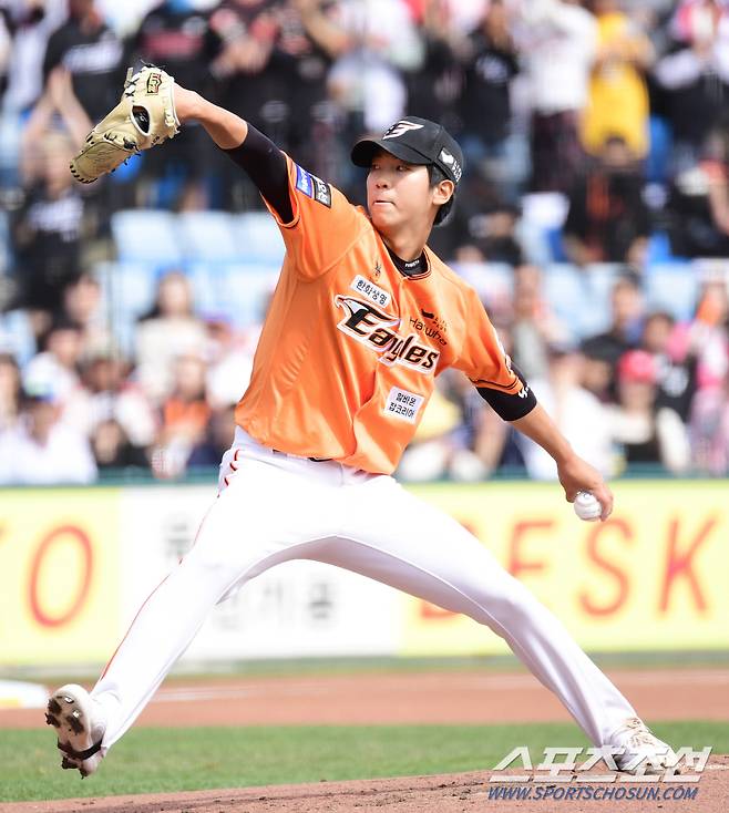 31일 대전 한화생명이글스파크에서 열린 한화와 KT 경기. 투구하는 한화 선발 황준서. 대전=송정헌 기자songs@sportschosun.com/2024.03.31/