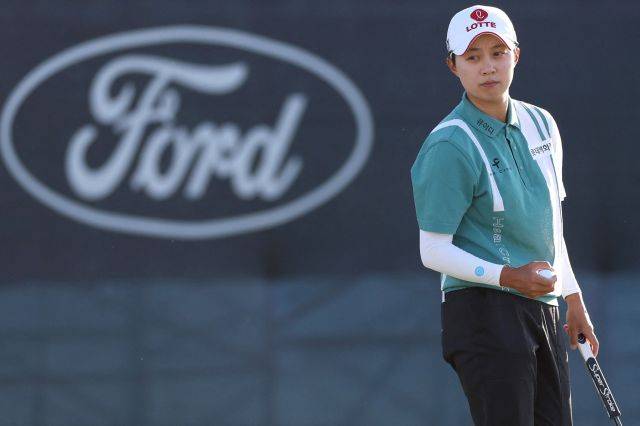 3월31일(한국시간) 미국 애리조나주 길버트의 세빌 골프 앤드 컨트리클럽에서 열린 LPGA투어 포드 챔피언십 3라운드에서 공동 선두에 자리한 김효주. AFP연합뉴스