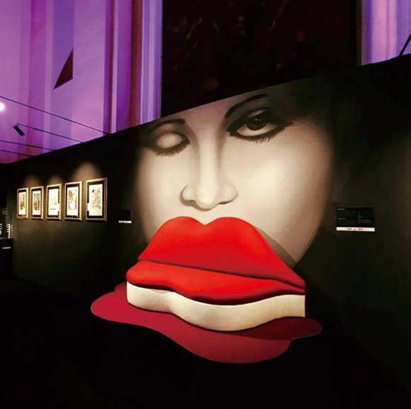 달리의 《Lips Sofa》 ⓒ조명계 제공